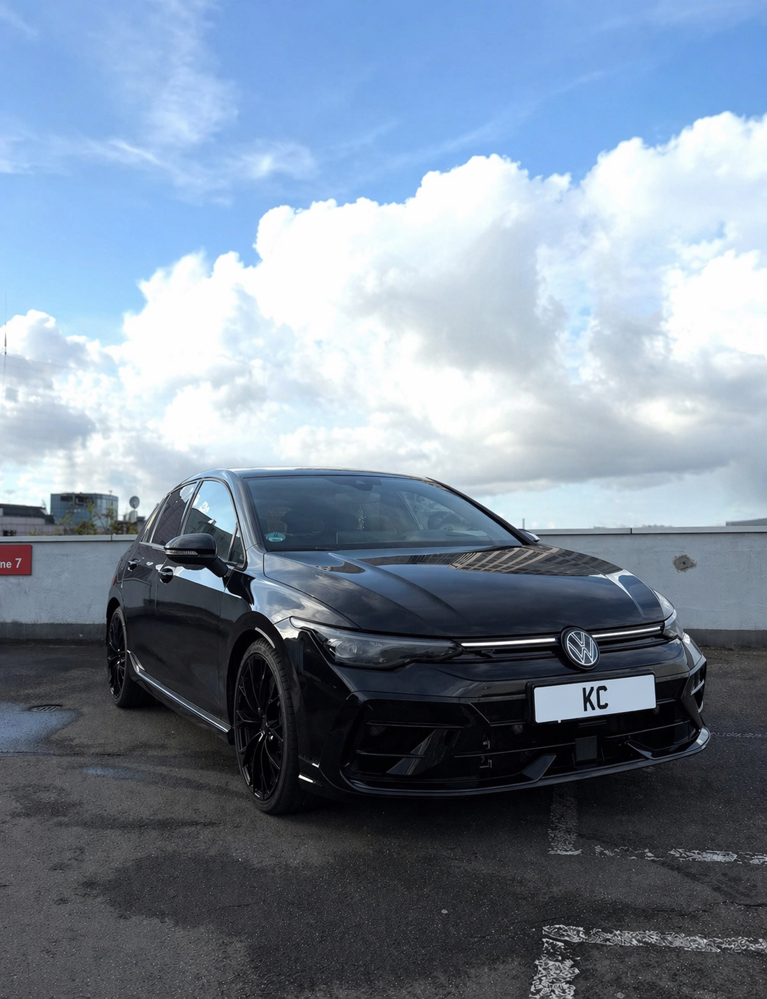 Golf 8.5 R Black Edition